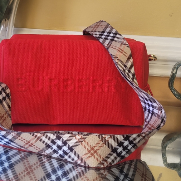 Burberry Pouch converted into to shoulder bag or cross body - Picture 5 of 16